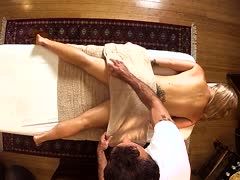 Intime Massage mit anschließender Fotzenbehandlung